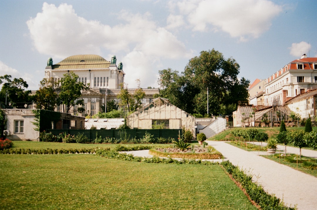 Parcul Sticlăriei din Sectorul 2 al Bucureștiului – cel mai nou parc din București