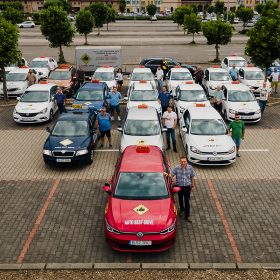 cum alegi inteligent intre categoria b si scoala de motocicleta - investitia care iti modeleaza viitorul in trafic