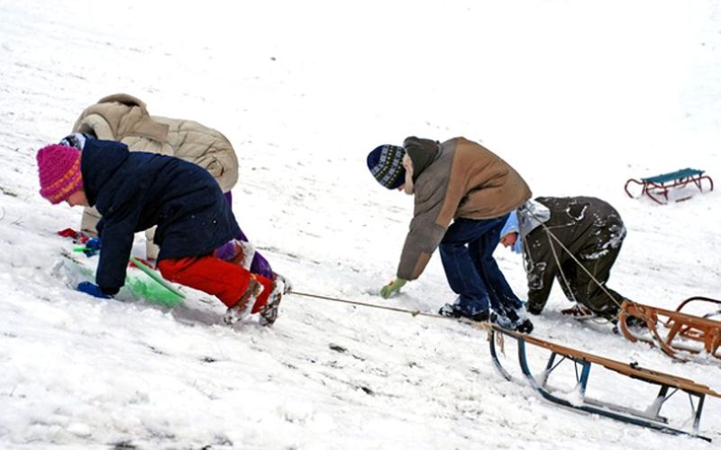 Sănii și snowboard în împrejurimile Ilfovului: unde mergi când ninge