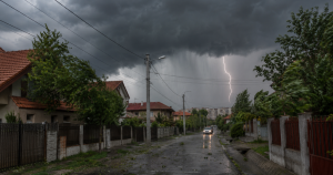 Cod galben de furtuni în Ilfov, vineri între 12:00 și 21:00. Rafale de până la 70 km/h