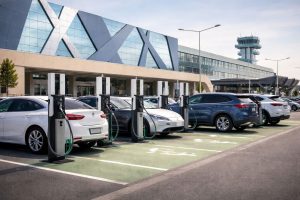 Șapte stații ultra-rapide pentru mașini electrice sunt funcționale la Aeroport Otopeni