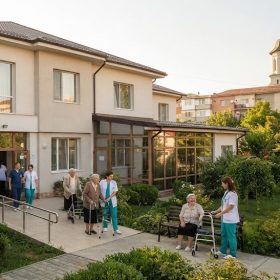 Acord-cadru de 900.000 de lei pentru curățenia a două obiective sociale din Domnești și Voluntari