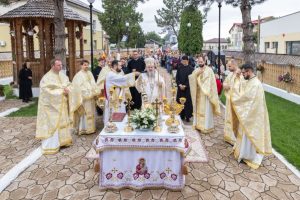 Paraclisul centrului de îngrijire din Vidra a fost sfințit după restaurare