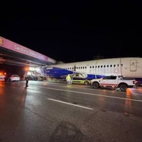 Un avion dezafectat transportat spre Voluntari a blocat temporar DN1 la Balotești